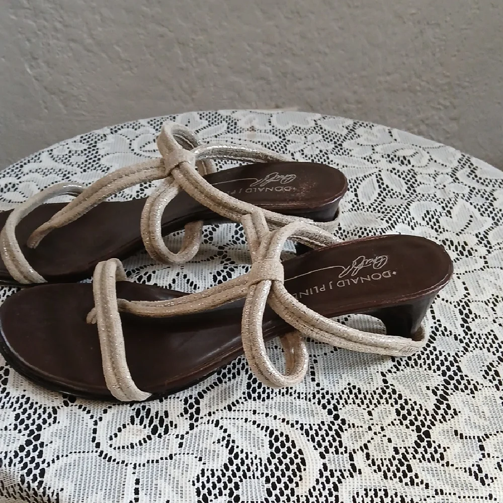 Donald J. Pliner Tan Sandals with Strappy Design - Picture 2 of 9